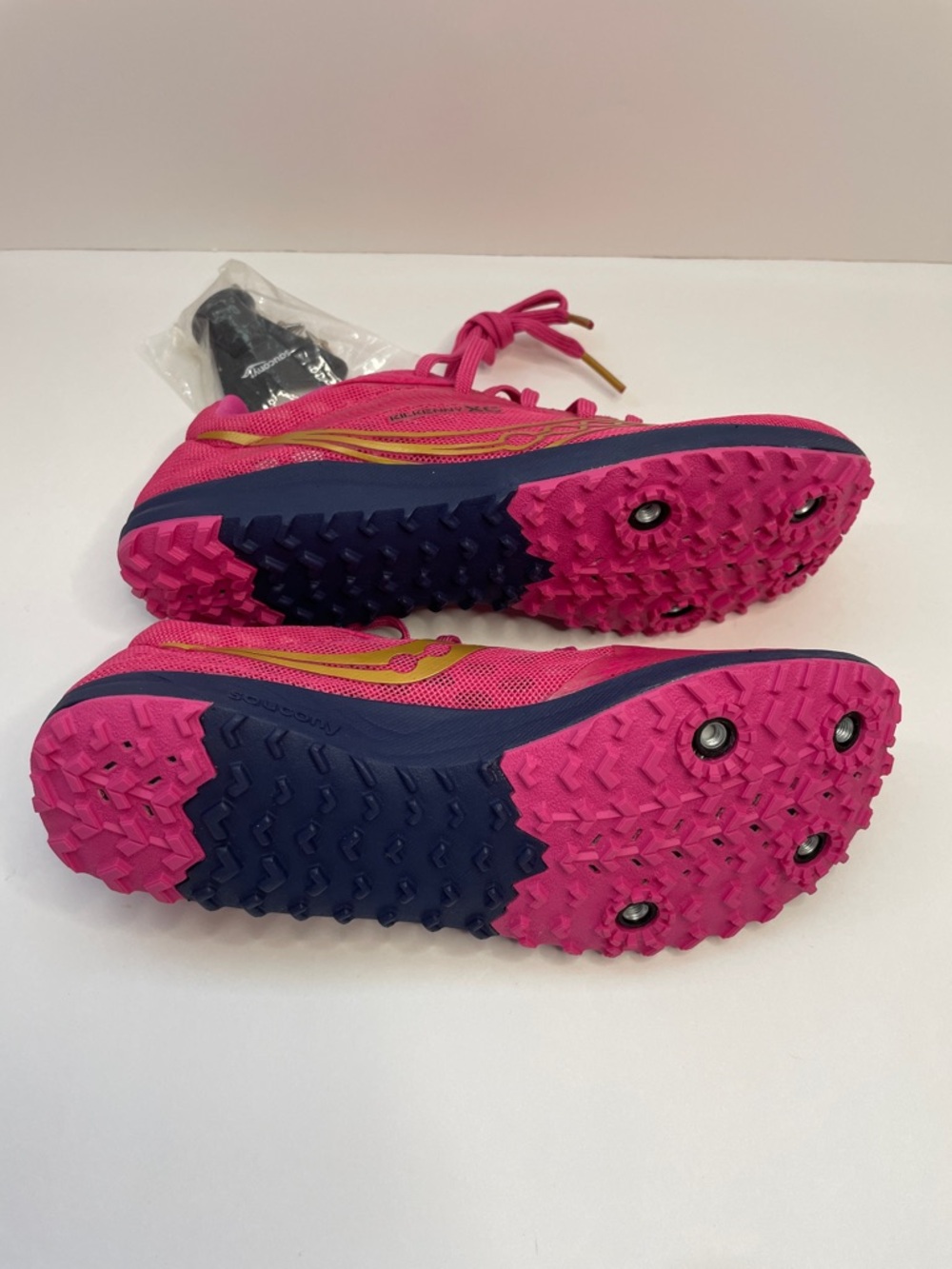 NIB Saucony Women's Hot Pink and Gold Kilkenny XC Running Shoes.  Size 5 - Picture 6 of 8